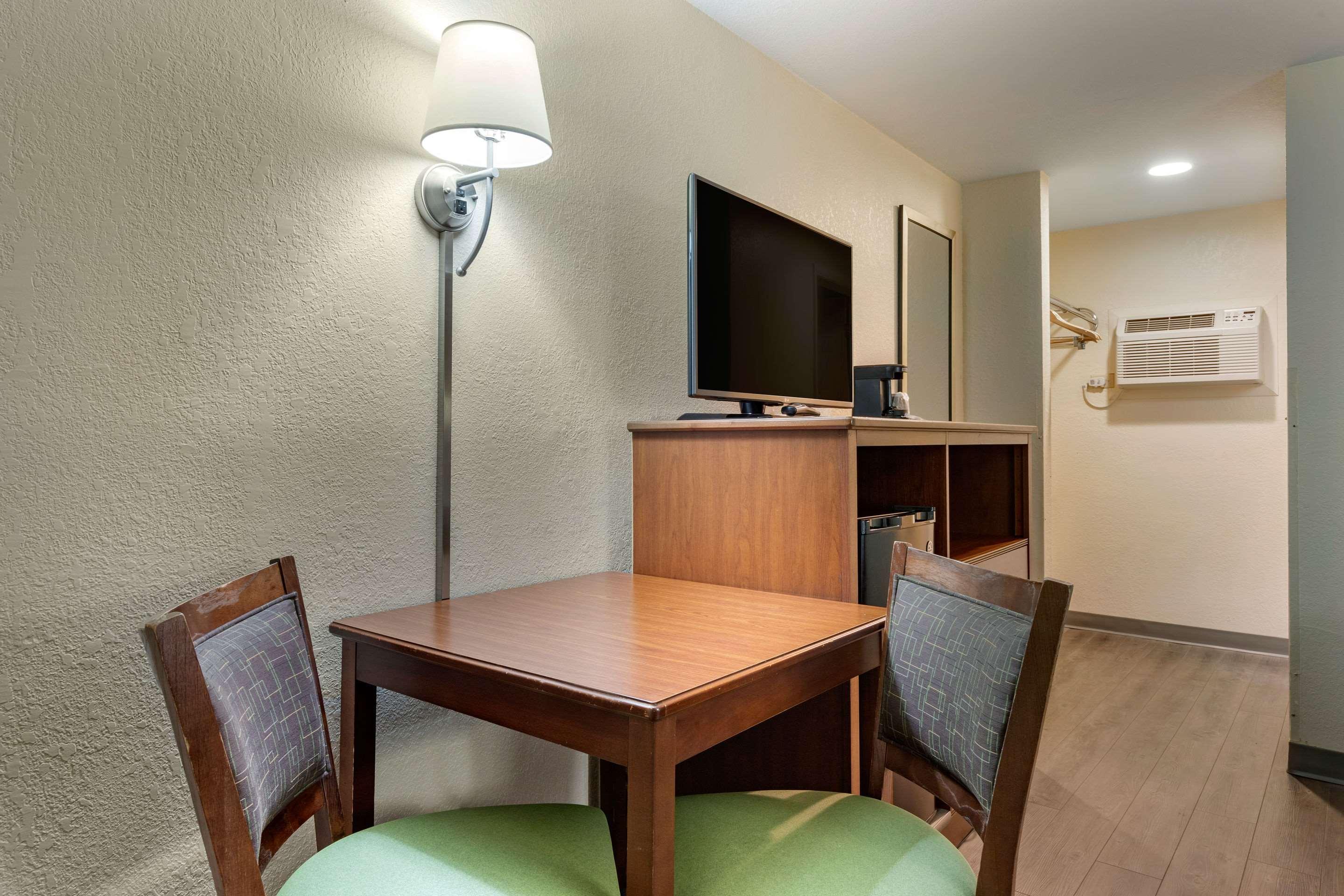 Econo Lodge Cherokee Eksteriør billede